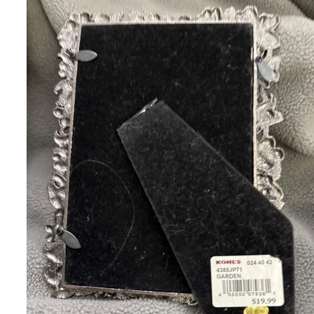 Kohls Garden Bronze Floral 4x6 Photo Frame Vintage Style Metallic Flower Border